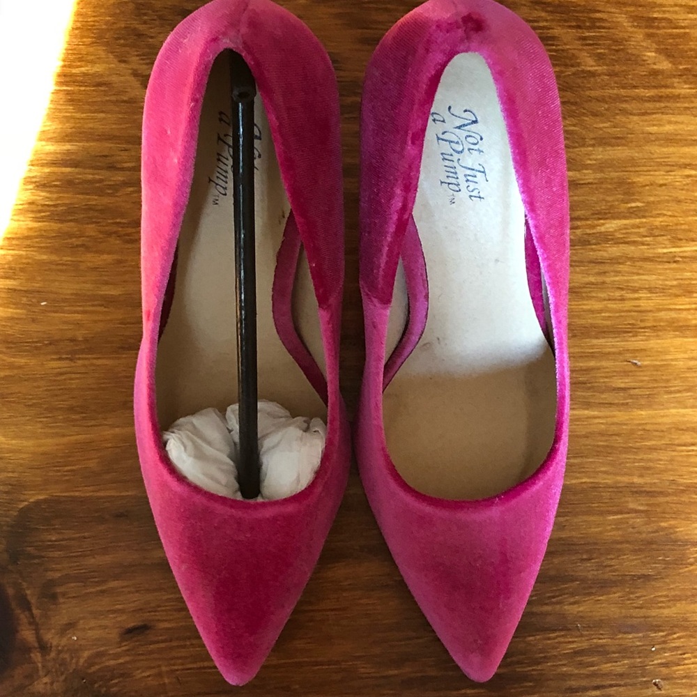 Size 6.5 never worn